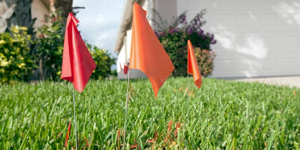 A garden flag: Attractive and noticeable